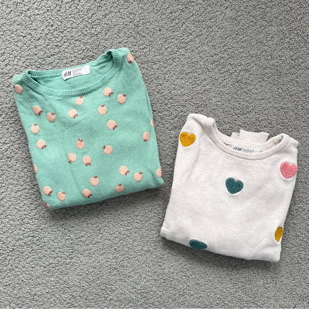 H&M Kids Knit 2 piece Sweater Set with Heart and Apple Patterns Size 6